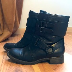 Black Size 8.5 vintage biker style boots. Like new. Ready for your feet.